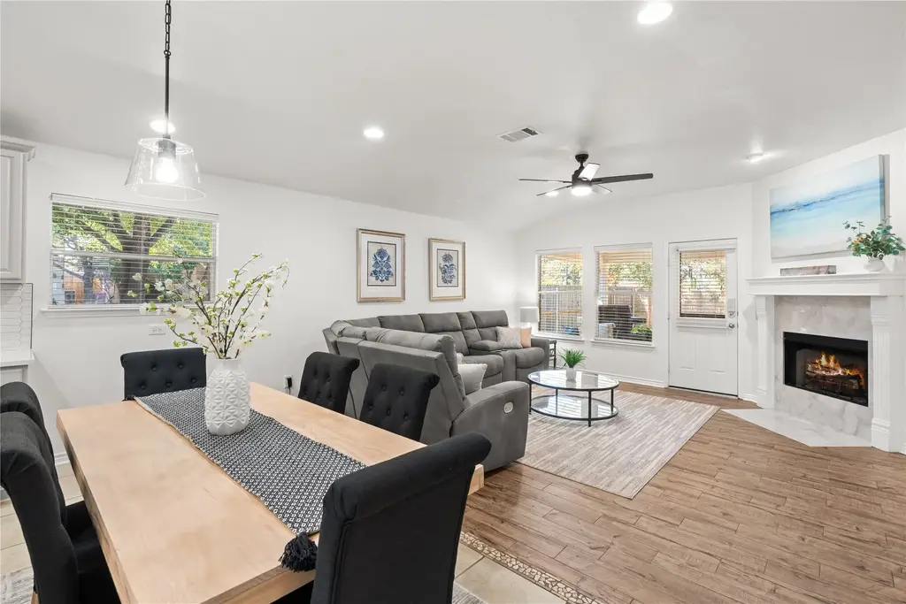 1118 Giberson Way, Buda
