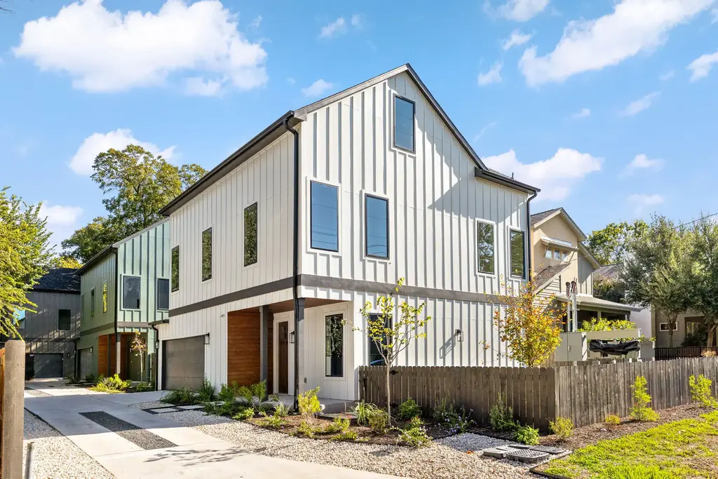 1004 Romeria Dr 1, Austin