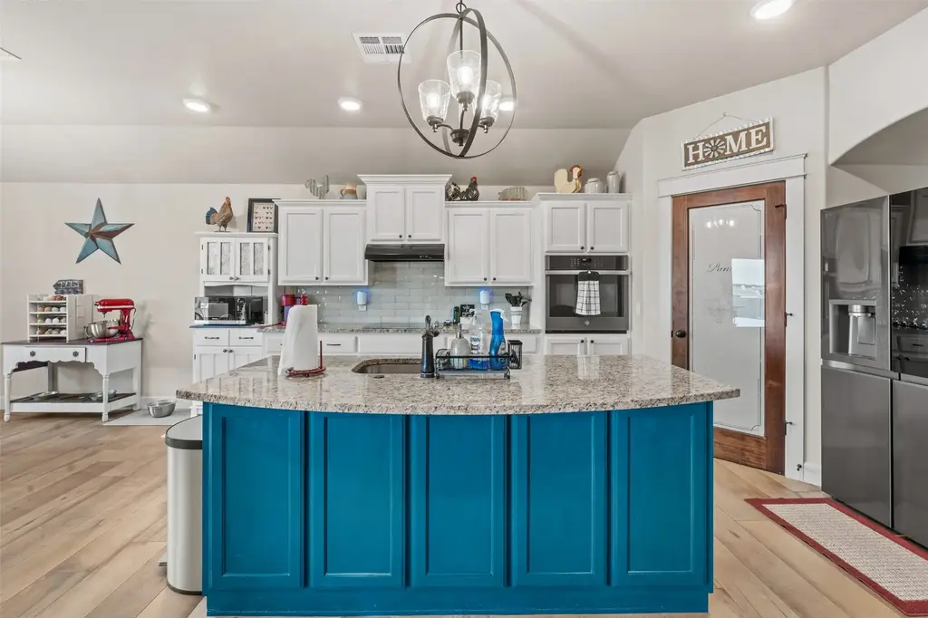 6149 Big Tree Dr, Salado