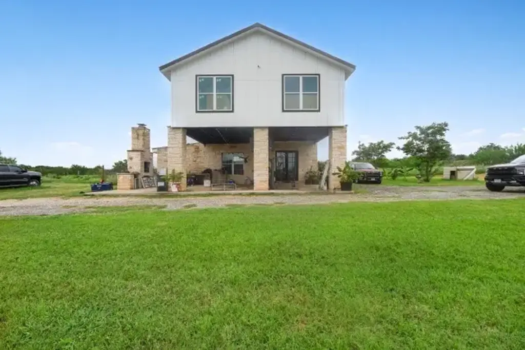 1228 Fm 969, Bastrop