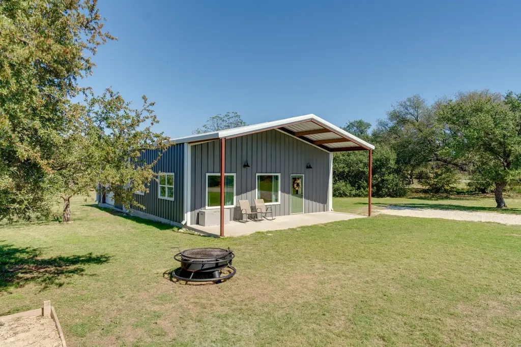 140 Bear Branch Rd, Purmela