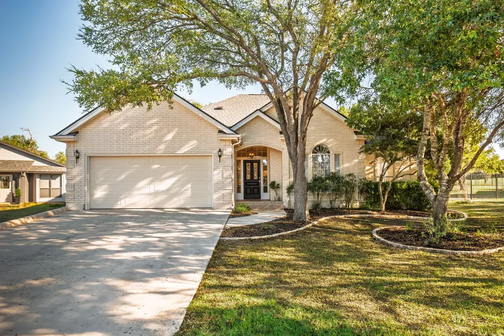 93 Brookhollow Dr, Wimberley