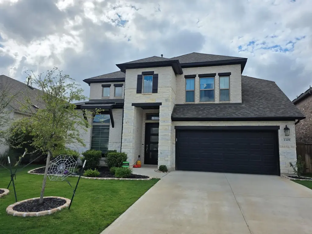 1329 Golden Celebration Bnd, Leander