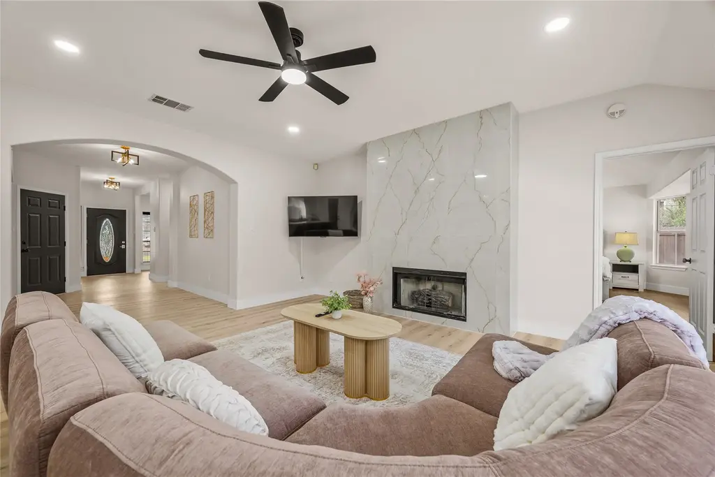 12624 Twisted Briar Ln, Austin