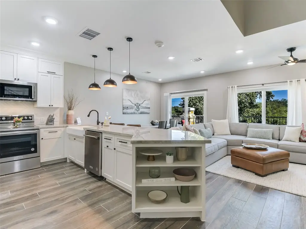 1228 Ervendberg Ave 301, New Braunfels