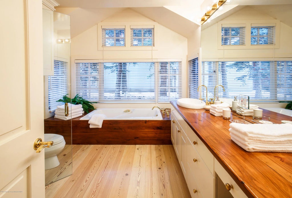 10 of 20 - 907 Waters Avenue, Aspen, CO