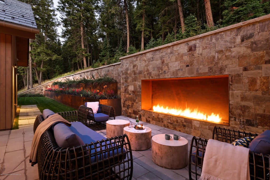 21 of 33 - 991 Moore Drive, Aspen, CO