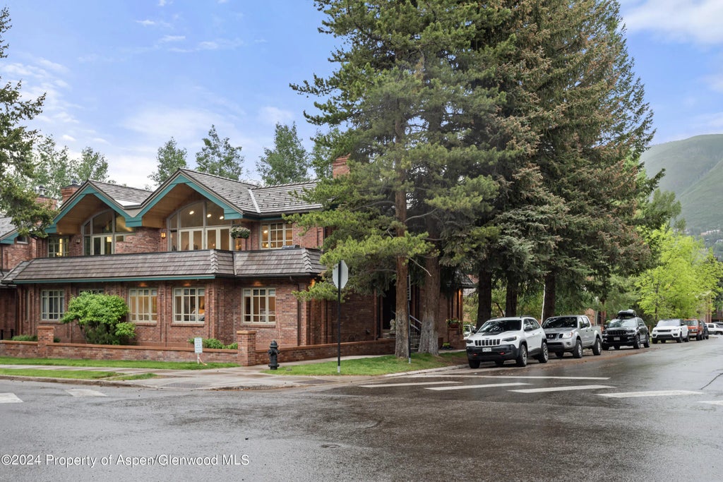 21 of 39 - 421 S West End Street, Aspen, CO