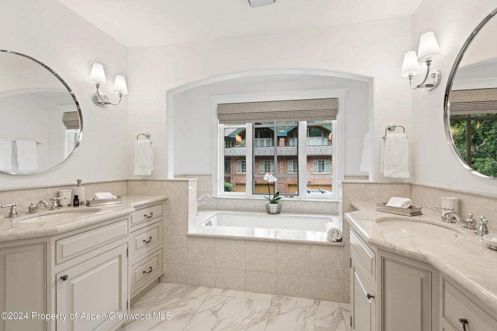 29 of 39 - 421 S West End Street, Aspen, CO