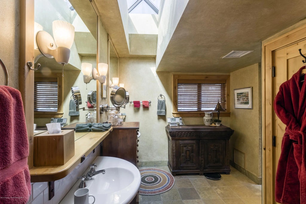 13 of 27 - 237 W Hopkins Avenue, Aspen, CO