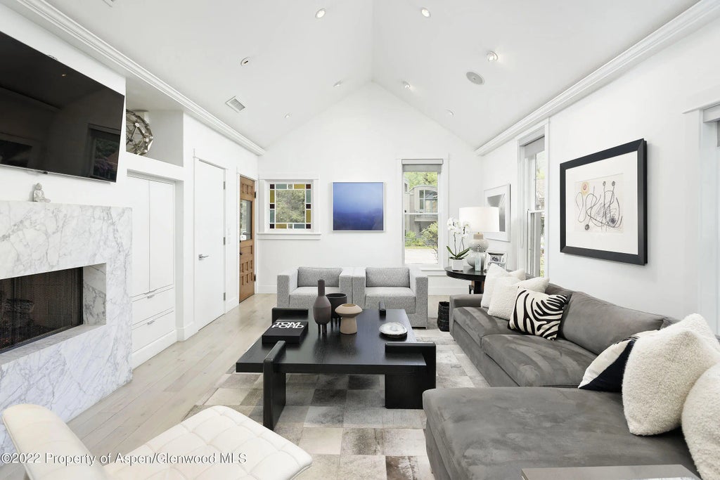 1 of 29 - 533 W Francis Street, Aspen, CO