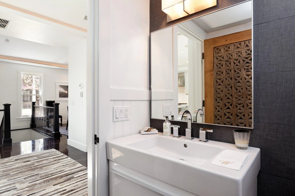 11 of 29 - 533 W Francis Street, Aspen, CO
