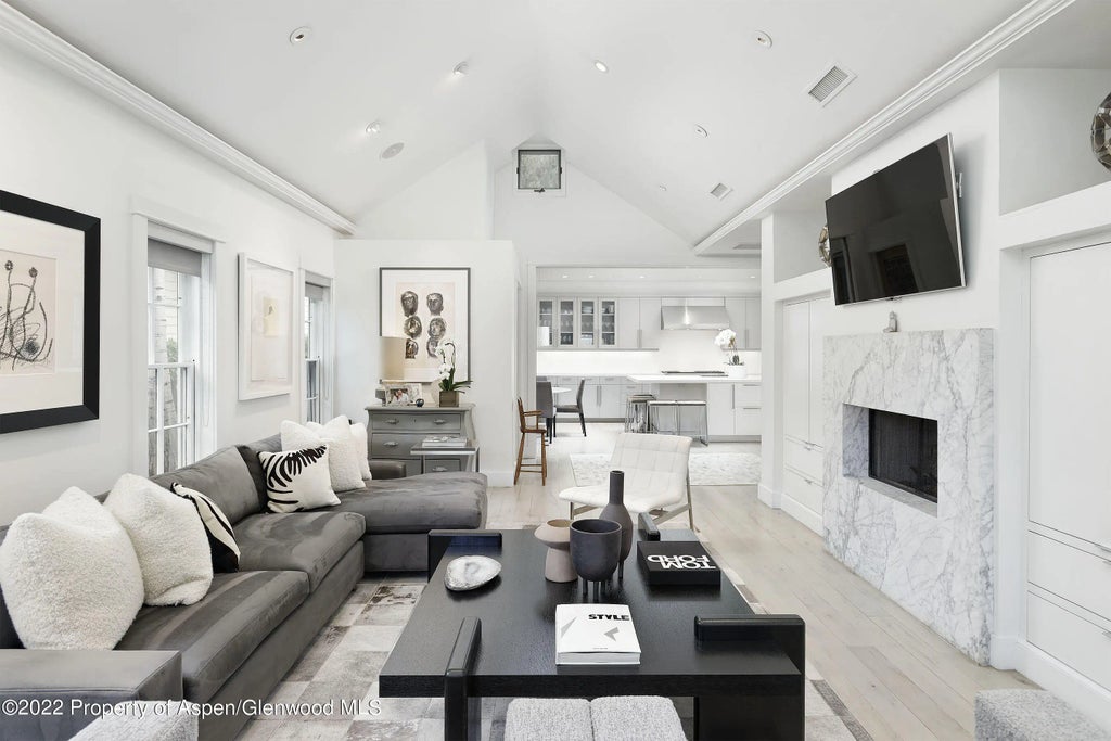 2 of 29 - 533 W Francis Street, Aspen, CO