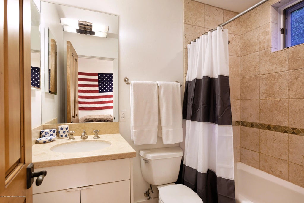 22 of 29 - 533 W Francis Street, Aspen, CO