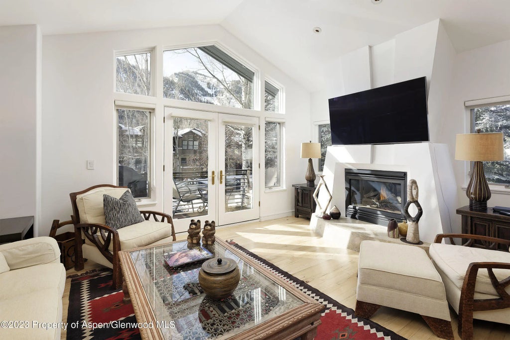 3 of 20 - 926 E Durant Avenue Unit 3, Aspen, CO