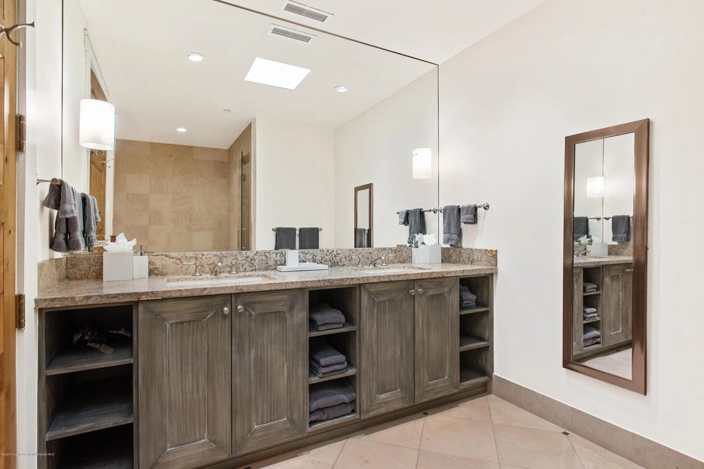 13 of 17 - 501 Rio Grande Place 205, Aspen, CO