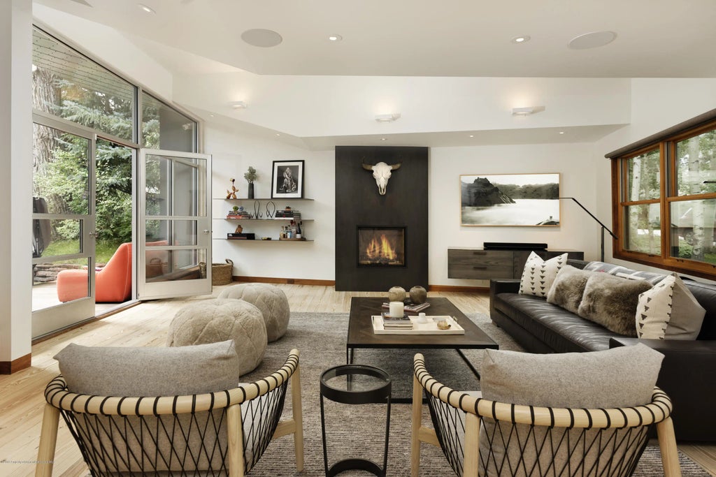 2 of 34 - 411 W Francis Street, Aspen, CO