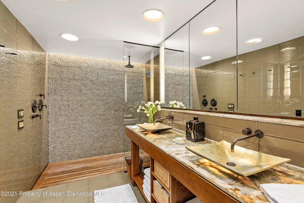 7 of 24 - 800 S Monarch Street #4, Aspen, CO