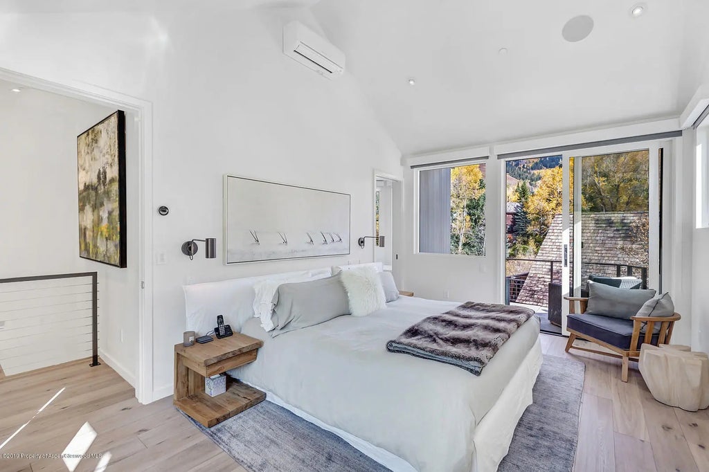 18 of 45 - 1098 E Waters Avenue, Aspen, CO