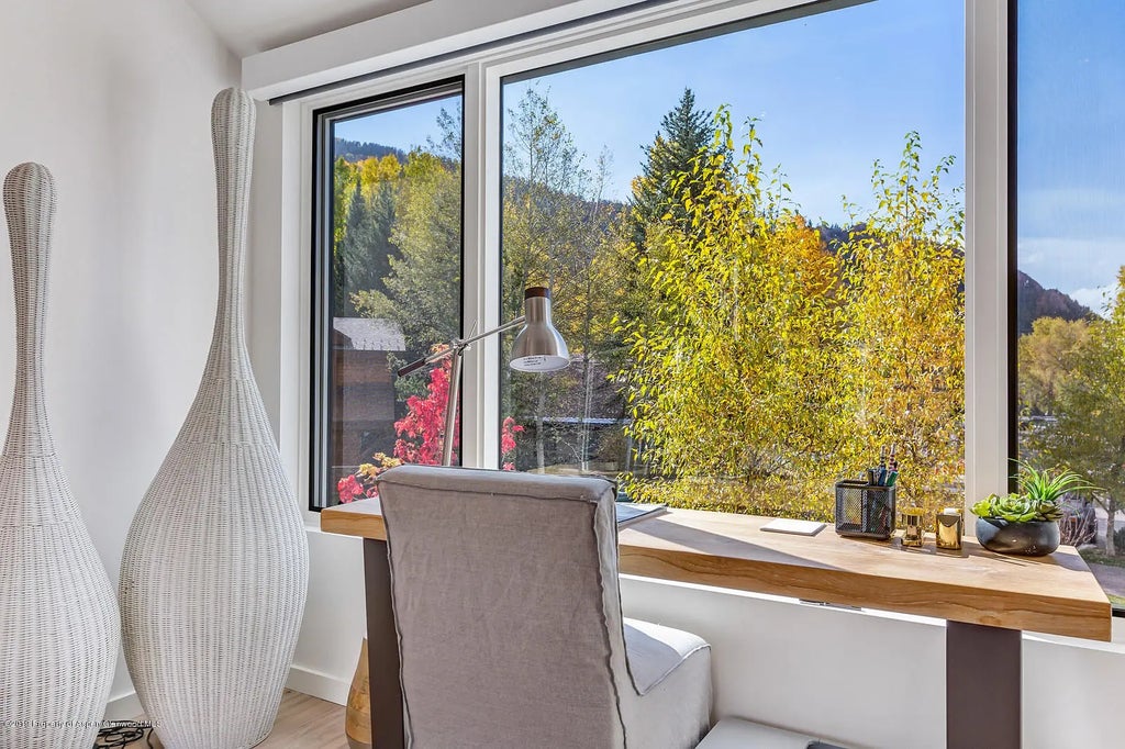 29 of 45 - 1098 E Waters Avenue, Aspen, CO