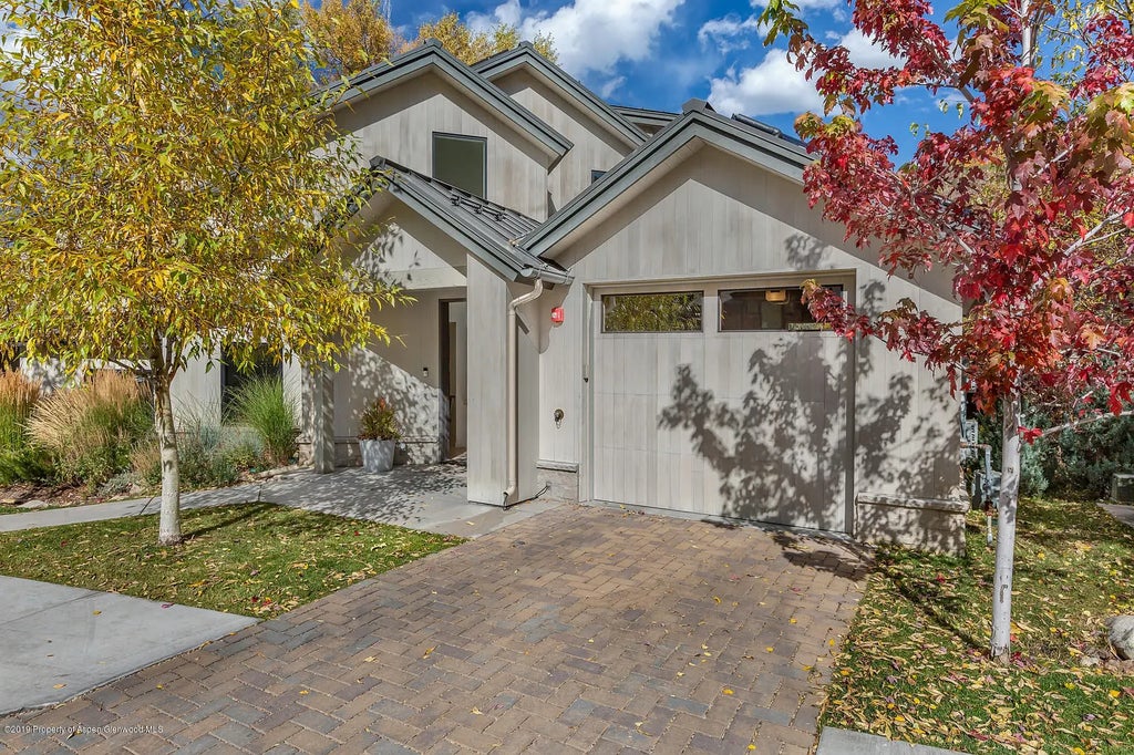 43 of 45 - 1098 E Waters Avenue, Aspen, CO