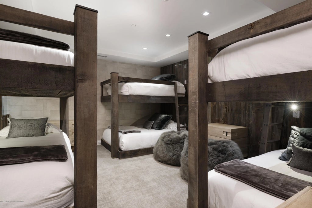 20 of 32 - 235 Exhibition Lane, Aspen, CO