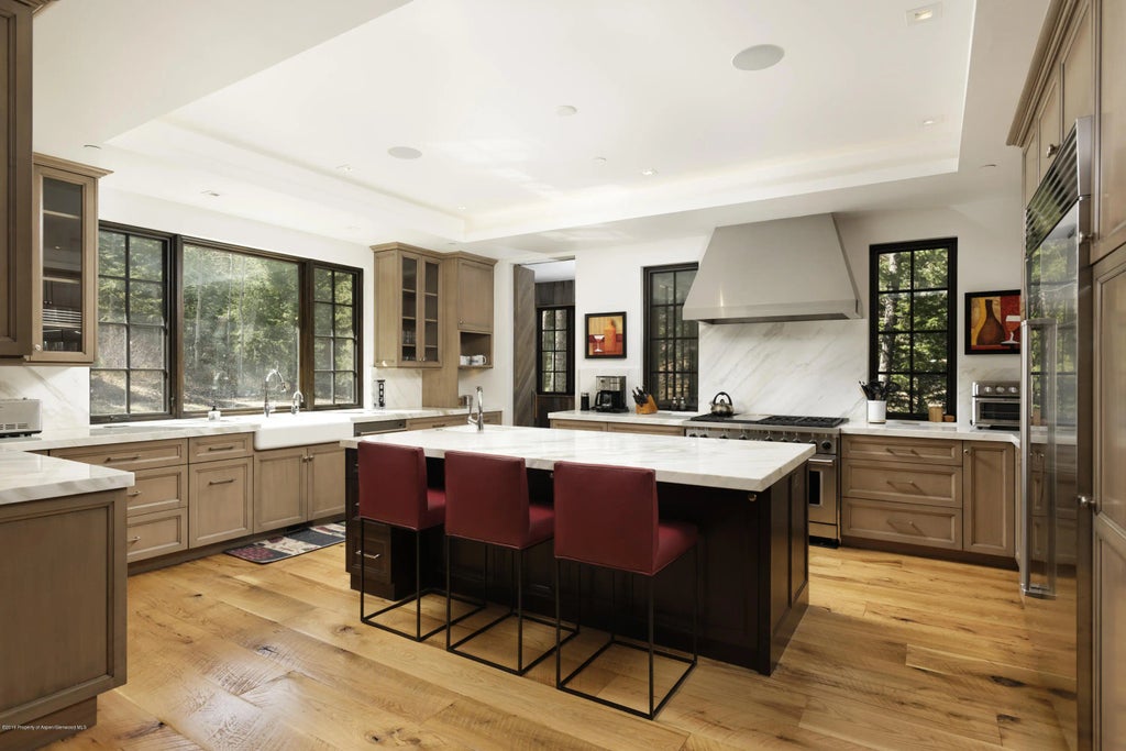 6 of 32 - 235 Exhibition Lane, Aspen, CO