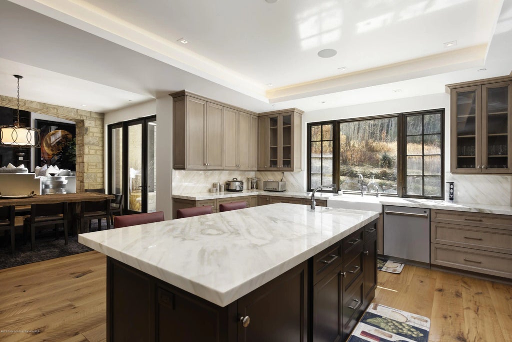 7 of 32 - 235 Exhibition Lane, Aspen, CO