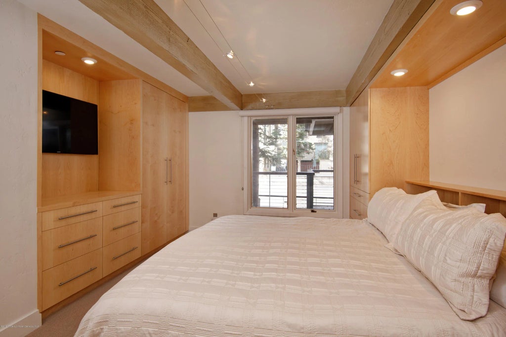 9 of 15 - 1034 E Cooper Avenue 5-a, Aspen, CO