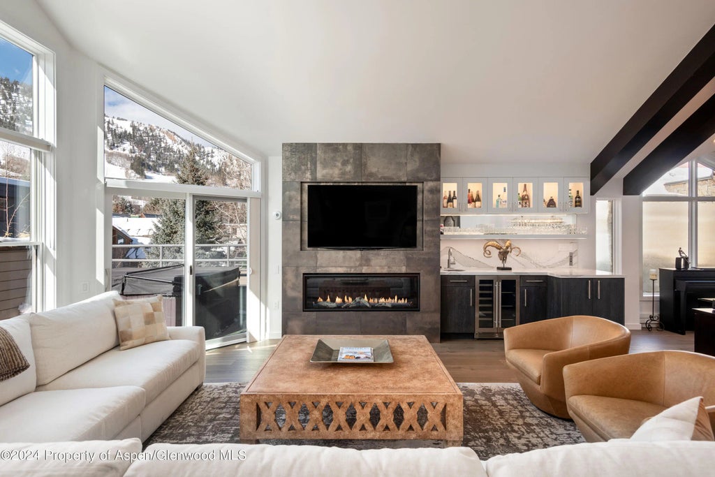 2 of 44 - 927 E Durant Avenue 3, Aspen, CO