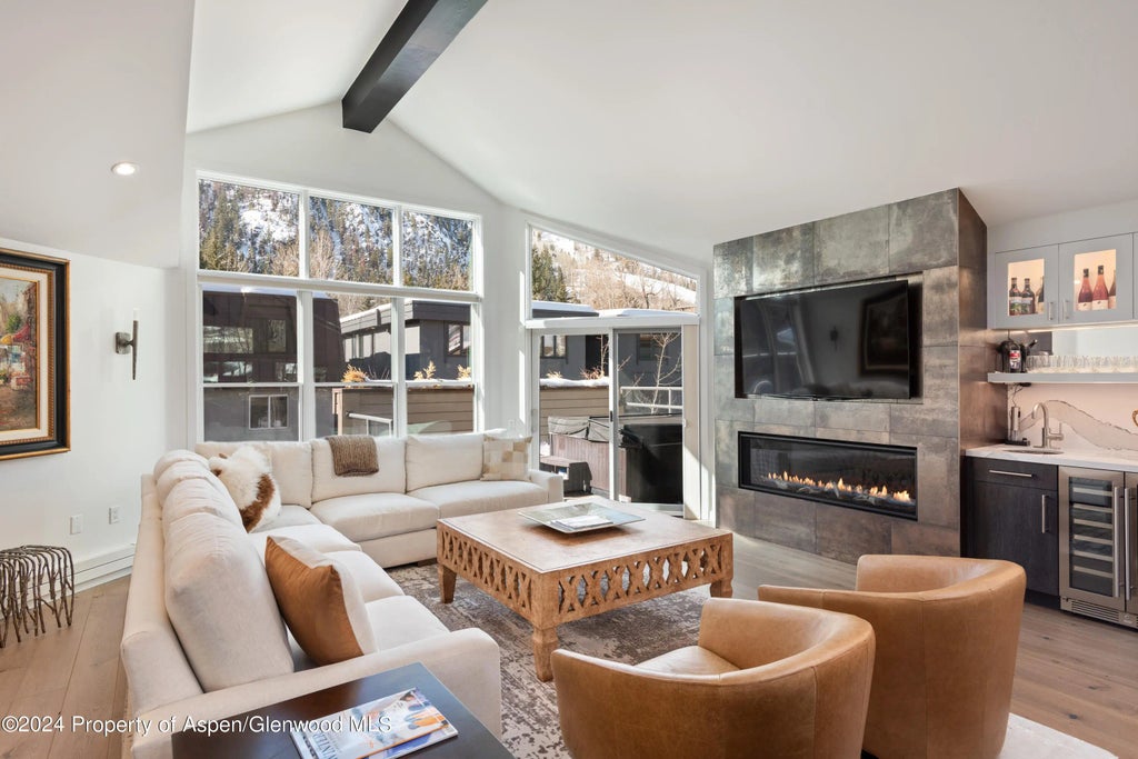 3 of 44 - 927 E Durant Avenue 3, Aspen, CO