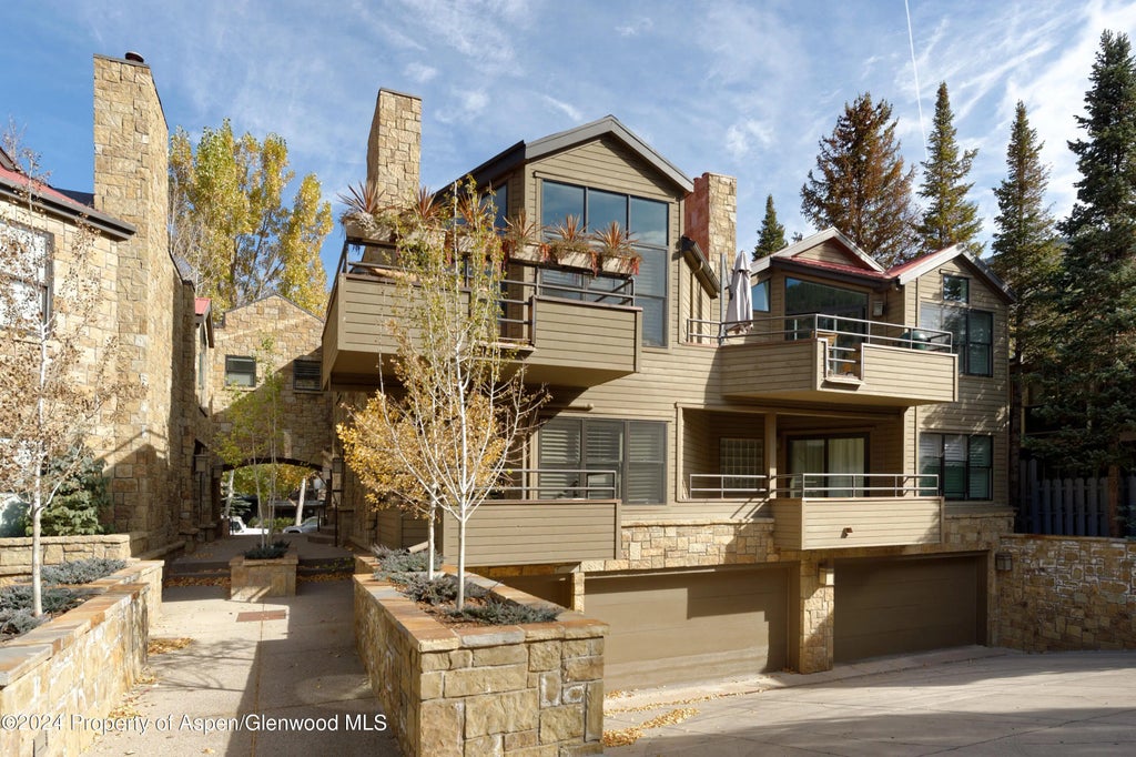 43 of 44 - 927 E Durant Avenue 3, Aspen, CO