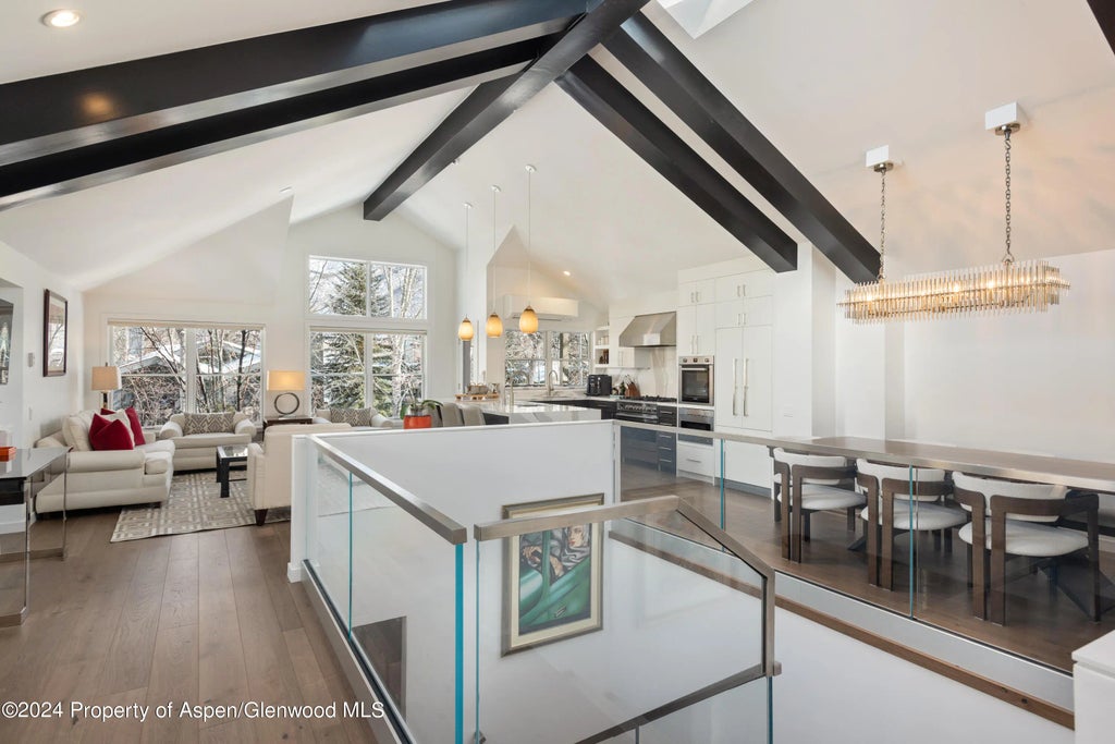5 of 44 - 927 E Durant Avenue 3, Aspen, CO