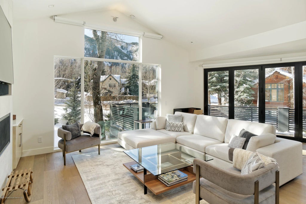 1 of 32 - 100 Park Avenue, Aspen, CO