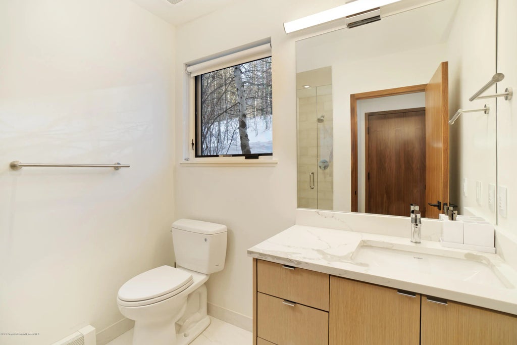 15 of 32 - 100 Park Avenue, Aspen, CO