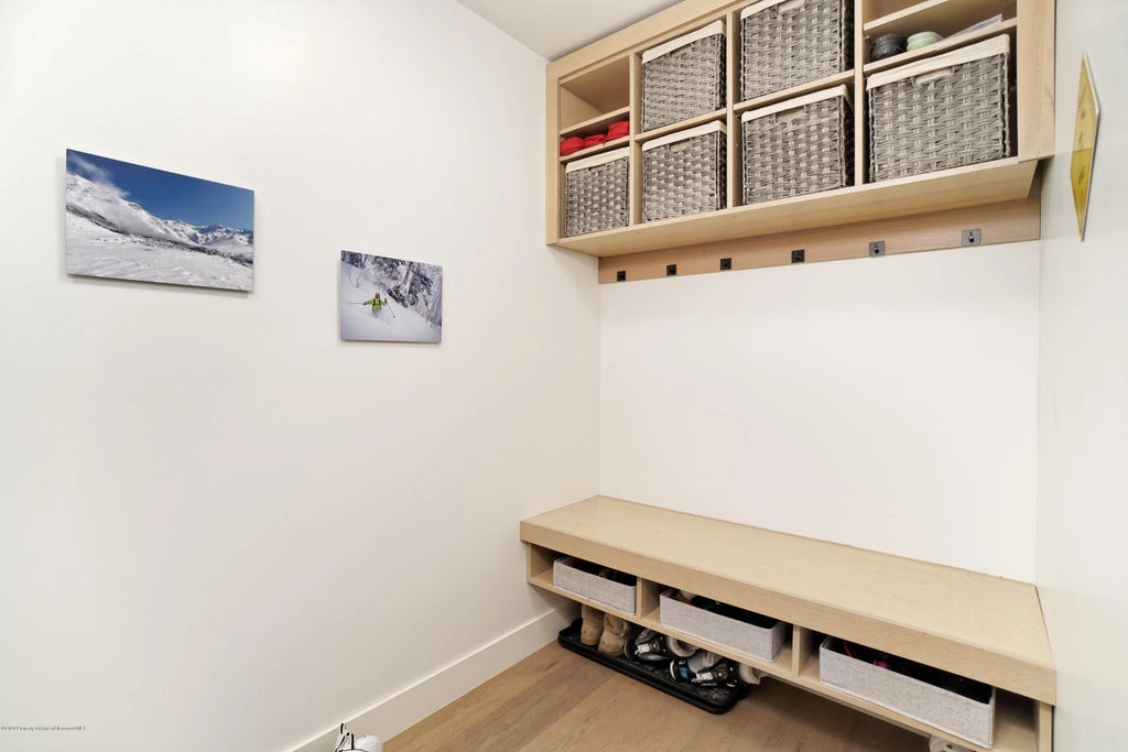 21 of 32 - 100 Park Avenue, Aspen, CO