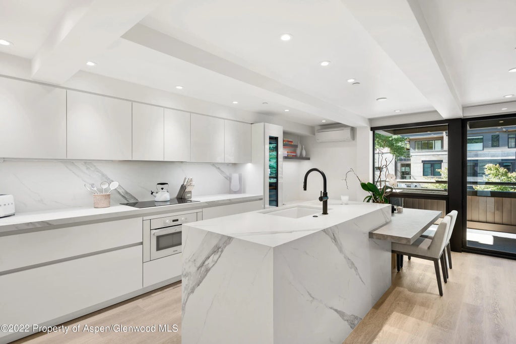 4 of 10 - 600 E Main Street 307, Aspen, CO