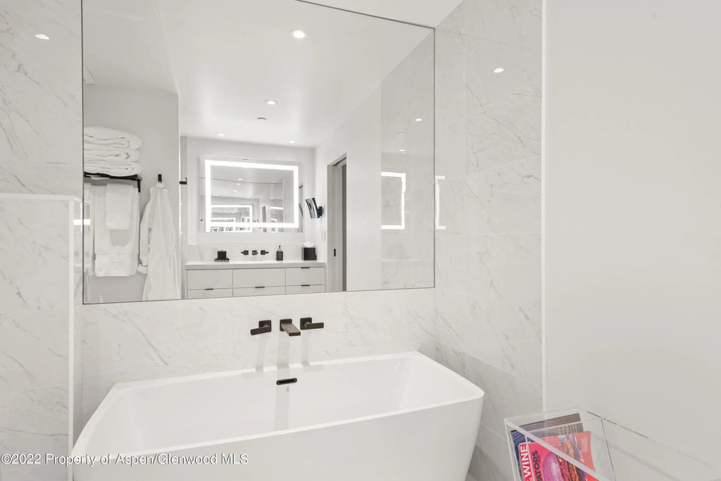 7 of 10 - 600 E Main Street 307, Aspen, CO