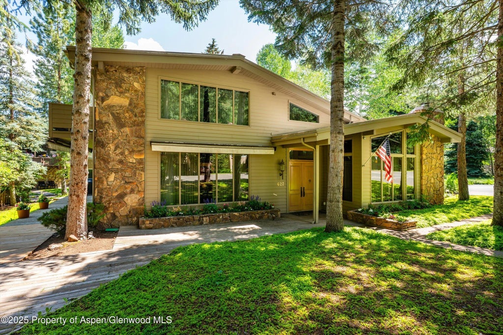 29 of 43 - 627 S Original Street, Aspen, CO