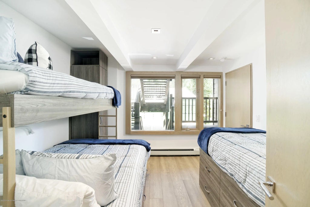 9 of 13 - 124 W Hyman 2b, Aspen, CO