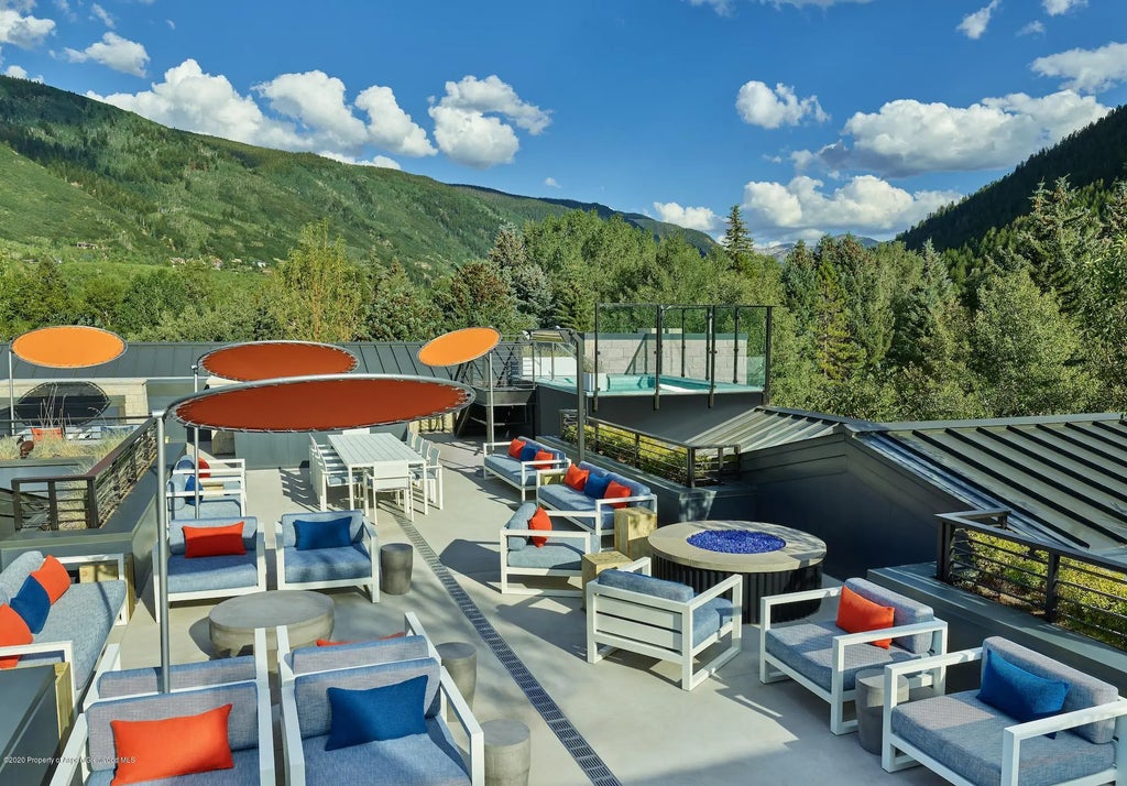 8 of 9 - 550 S Spring Street, Aspen, CO