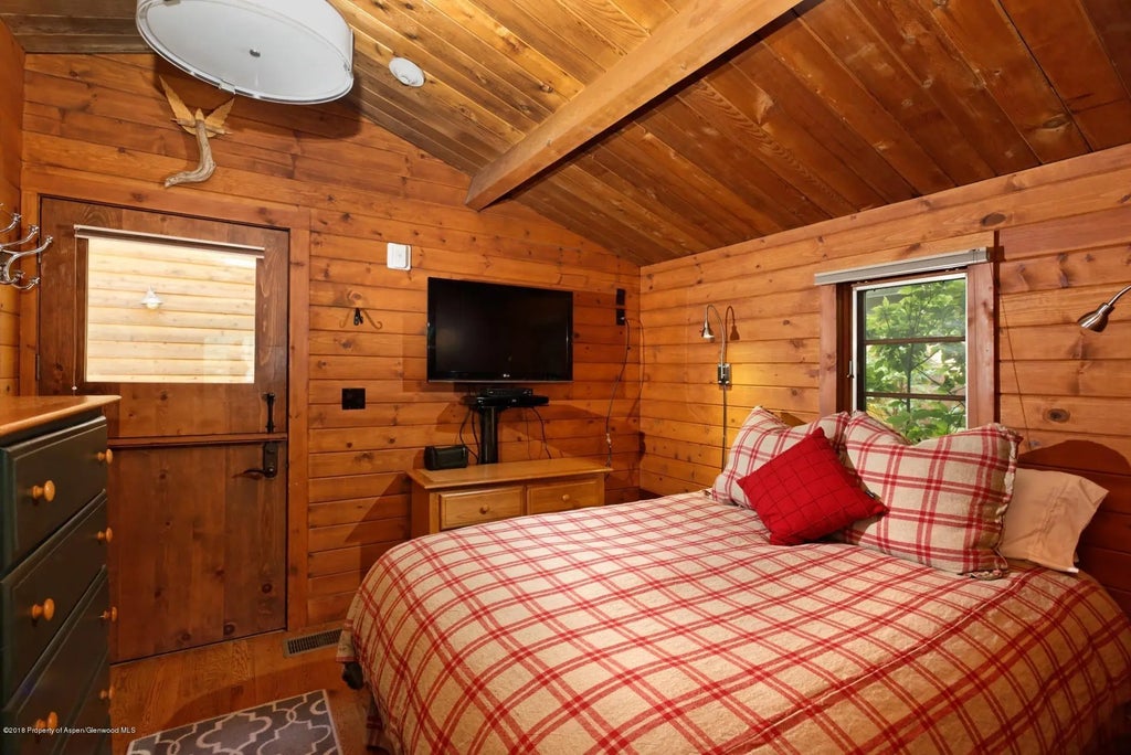 7 of 9 - 509 W Main Street, Aspen, CO