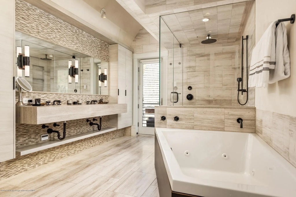 10 of 31 - 202 N Monarch Street, Aspen, CO