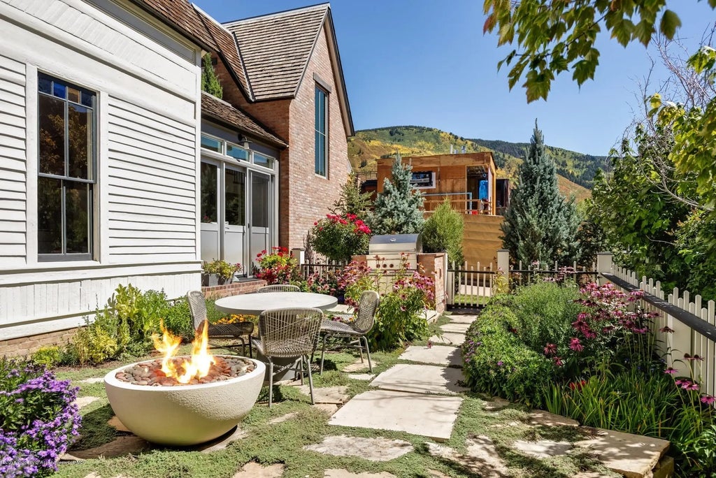 25 of 31 - 202 N Monarch Street, Aspen, CO