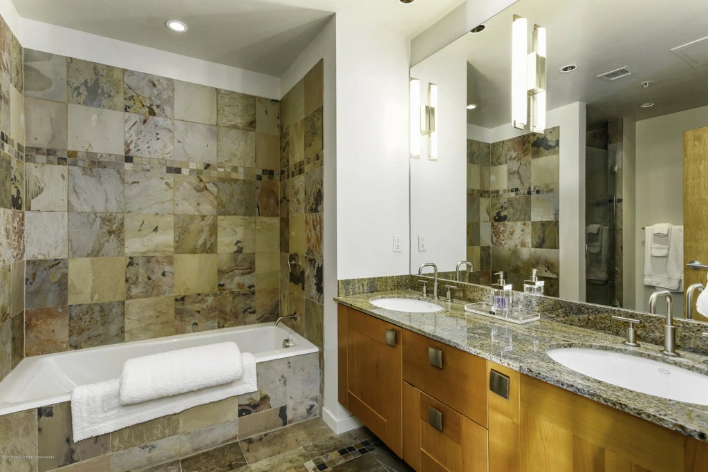10 of 14 - 231 Robinson Street R-212, Basalt, CO
