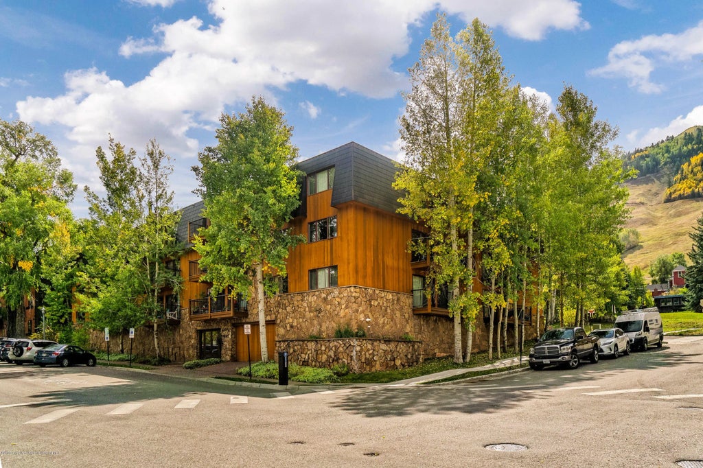 1 of 13 - 205 E Durant Avenue 3h, Aspen, CO