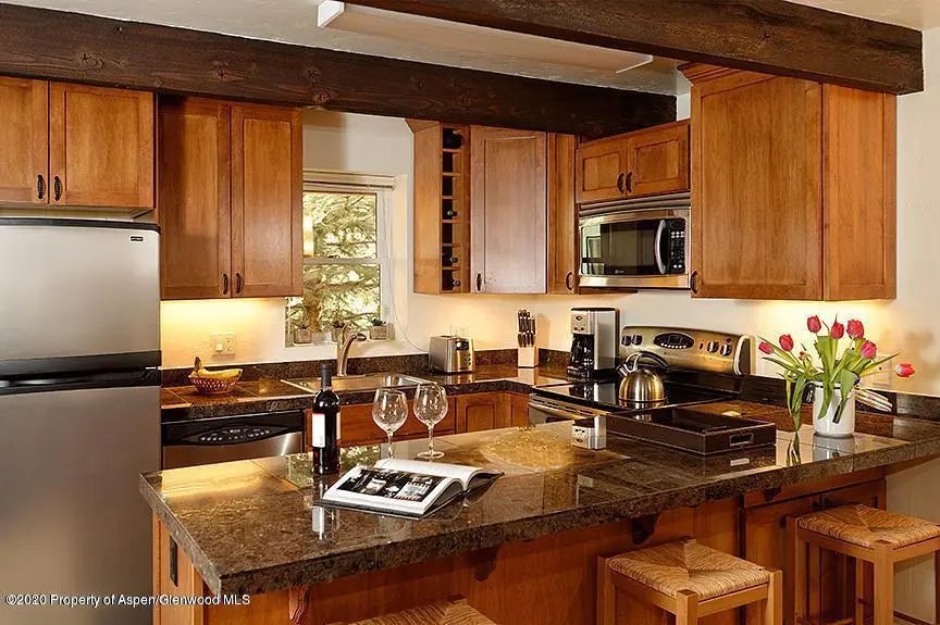 3 of 15 - 914 Waters Avenue 19, Aspen, CO