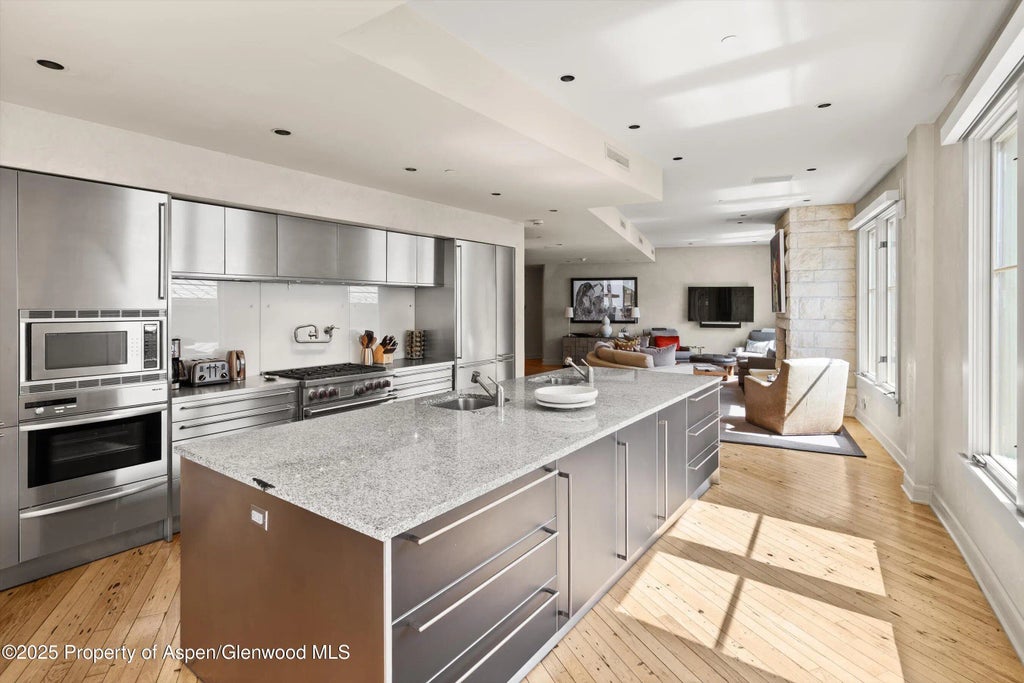 19 of 26 - 101 Founders Place 202, Aspen, CO