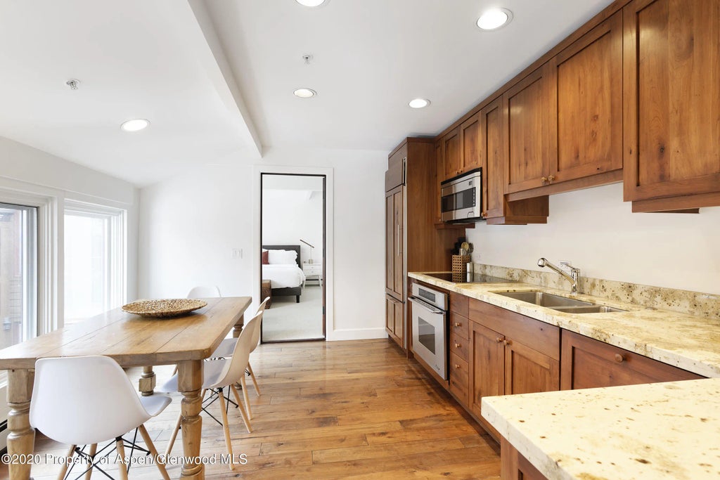 5 of 13 - 900 E Durant Avenue Unit E-114, Aspen, CO