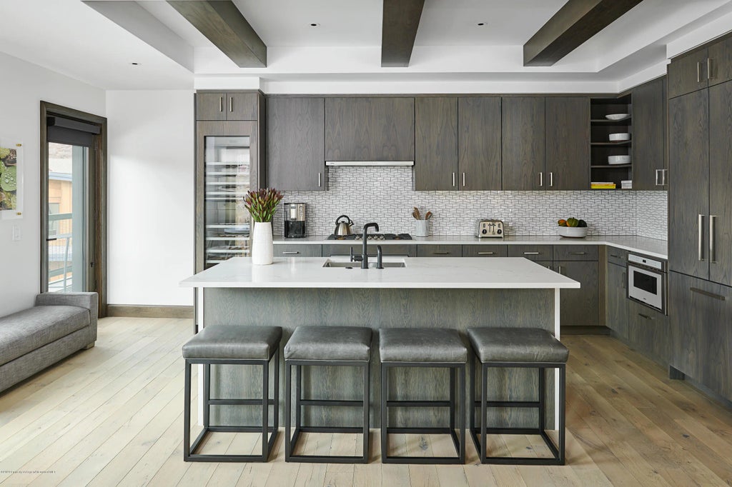 6 of 27 - 65 Wood Road 433, Snowmass Village, CO